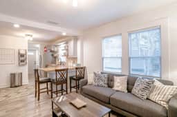 Chatham Cottage in Oakleigh - Image 2
