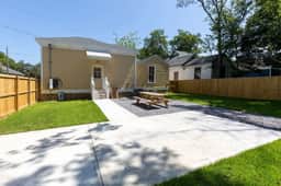 Elmira in Oakleigh Garden - Image 5