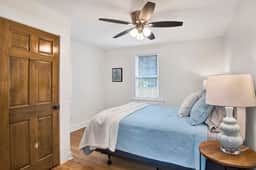 Oakleigh's Little Cottage - Image 4