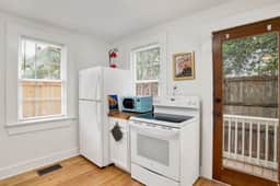 Oakleigh's Little Cottage - Image 5