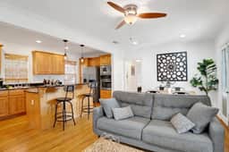 Summerville Suite in Midtown - Image 5