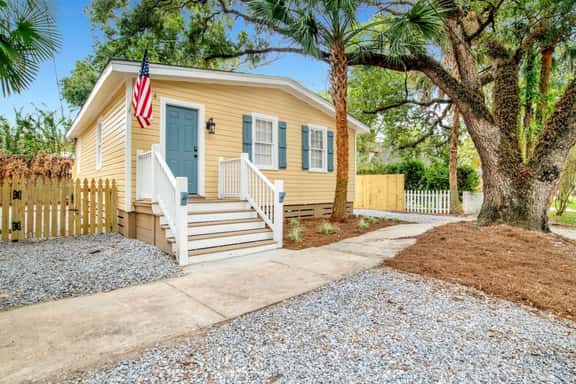 Oakleigh's Little Cottage - Image 1