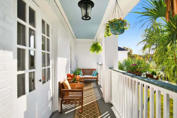Summerville Suite in Midtown - Image 1