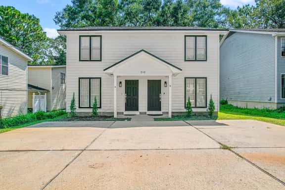 The Sleek Retreat - Image 1