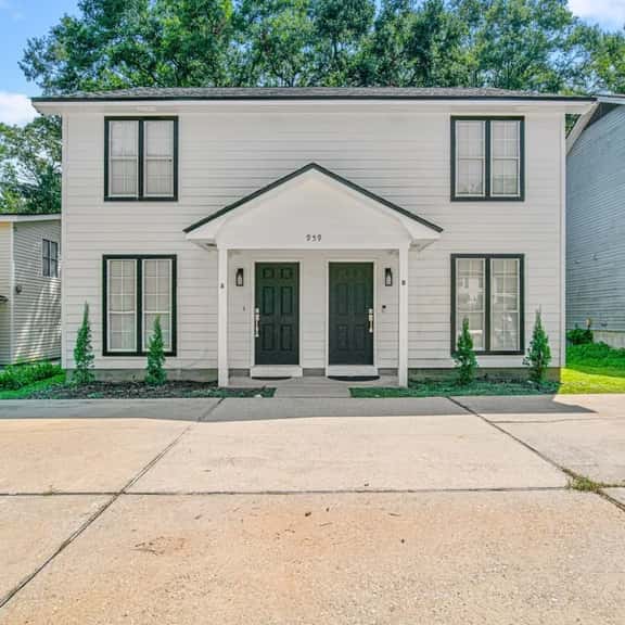 The Sleek Retreat - Image 1