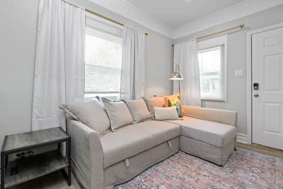 Mobtown Studio in Midtown - Image 2