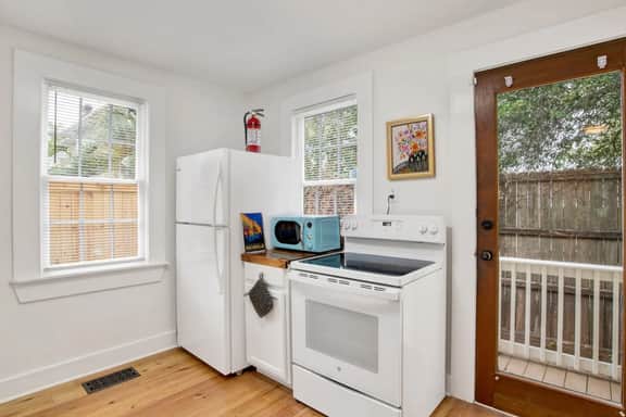 Oakleigh's Little Cottage - Image 5