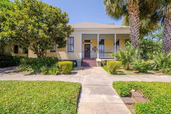 The Austin House Downtown - Image 2